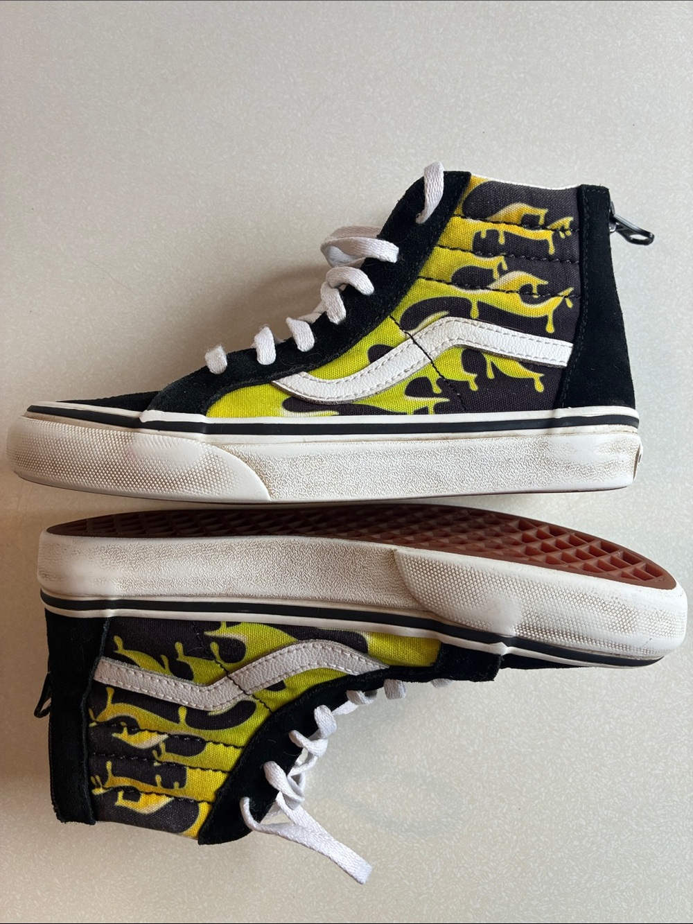 Vans Kids High-Top Sneakers with Yellow Flame Accent